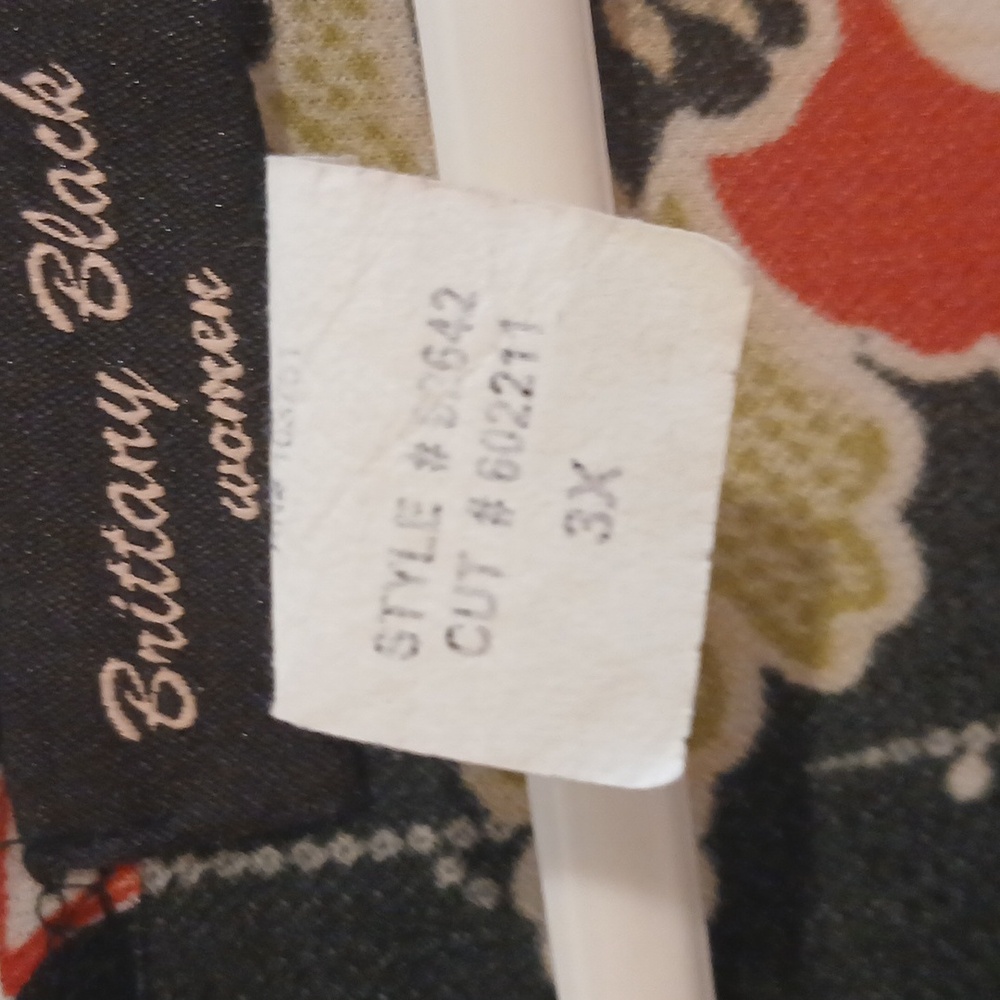 Brittany Black Multicolor Floral Blouse 3X - Picture 5 of 8
